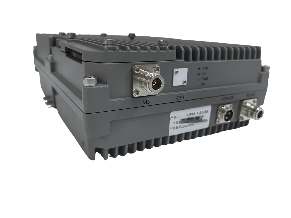  乌马河三频手机信号接收器2000㎡