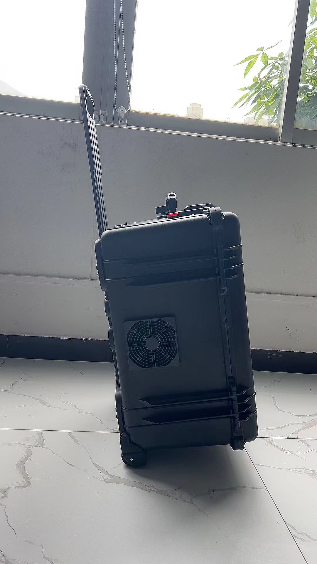 乌马河手拉箱型移动通信干扰器